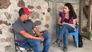 Apoyan a migrante deportado en Santa Catarina para retomar su oficio
