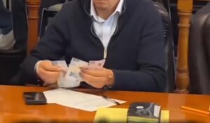 Piden a ediles de Pénjamo hacer “vaquita” para pagar multa de 20 mil pesos